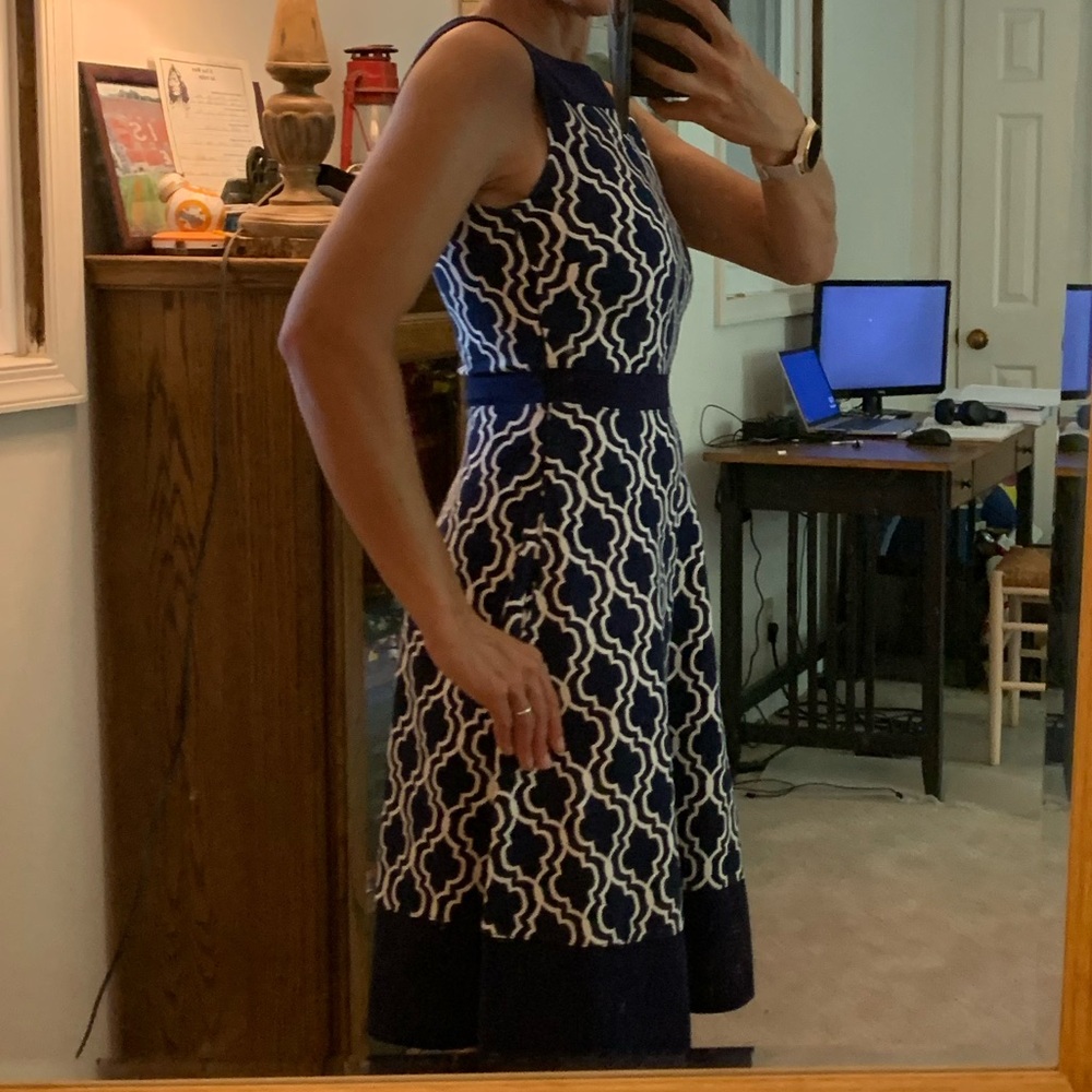 Lands End Navy/white Geometric dress with Front Pockets Size 2-4 - Picture 6 of 6